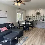 Guest Suites 1996 #1 - Tranquil 1 Bedroom 1 Bath Suite