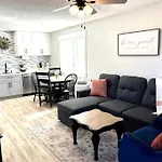 Guest Suites 1996 #3 - Cozy 1 Bedroom 1 Bath Suite