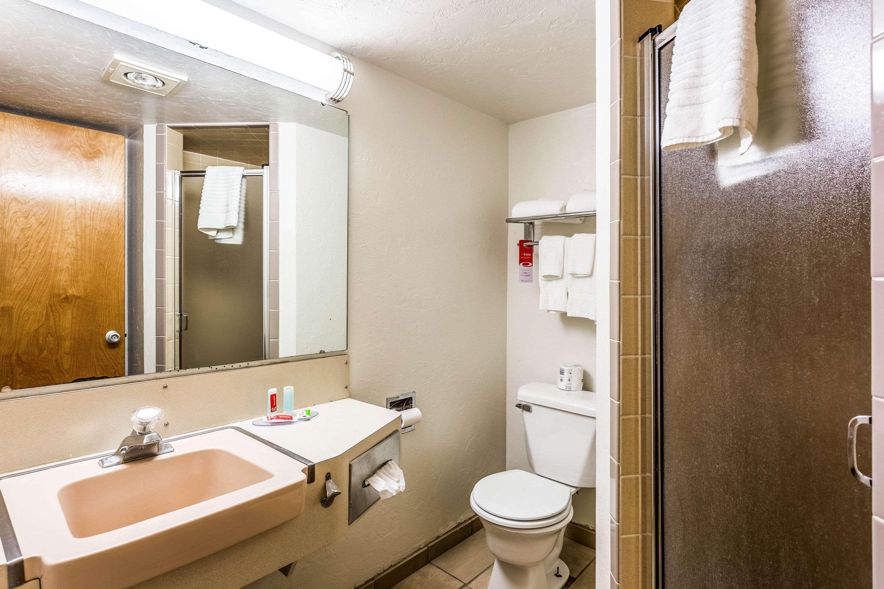 Hotel Econo Near Snake River