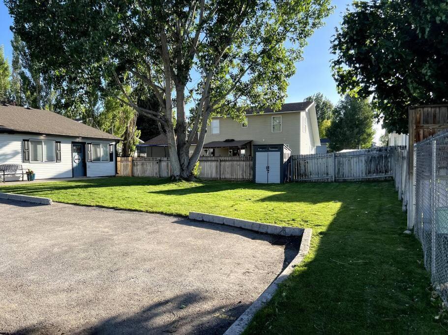 Apartment Guest 1996 #3 - Cozy 1 Bedroom 1 Bath