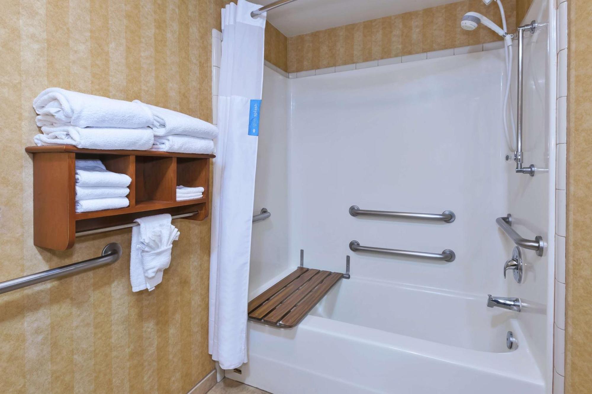 Hotel Hampton 4*