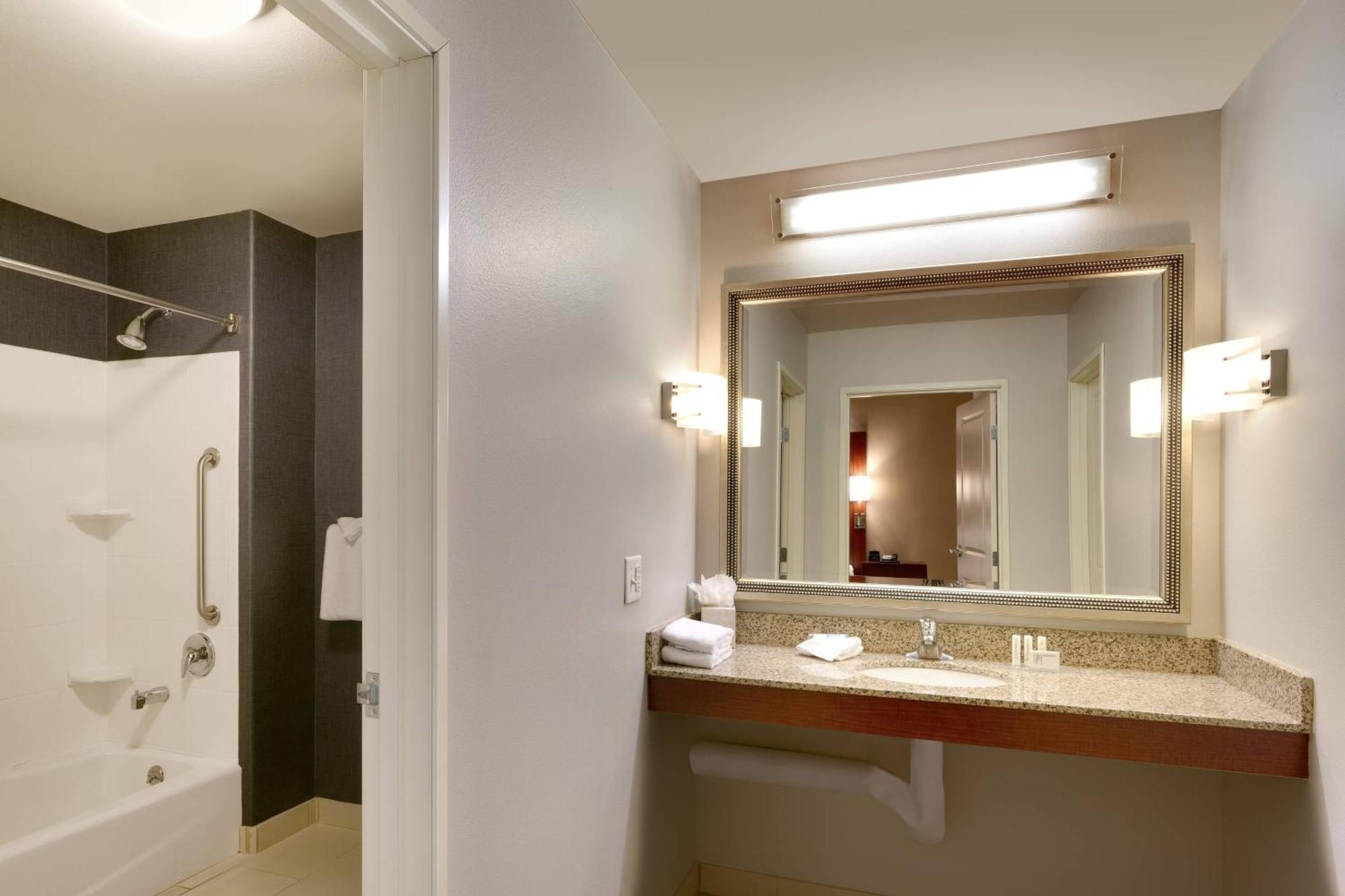 Hotel By Marriott