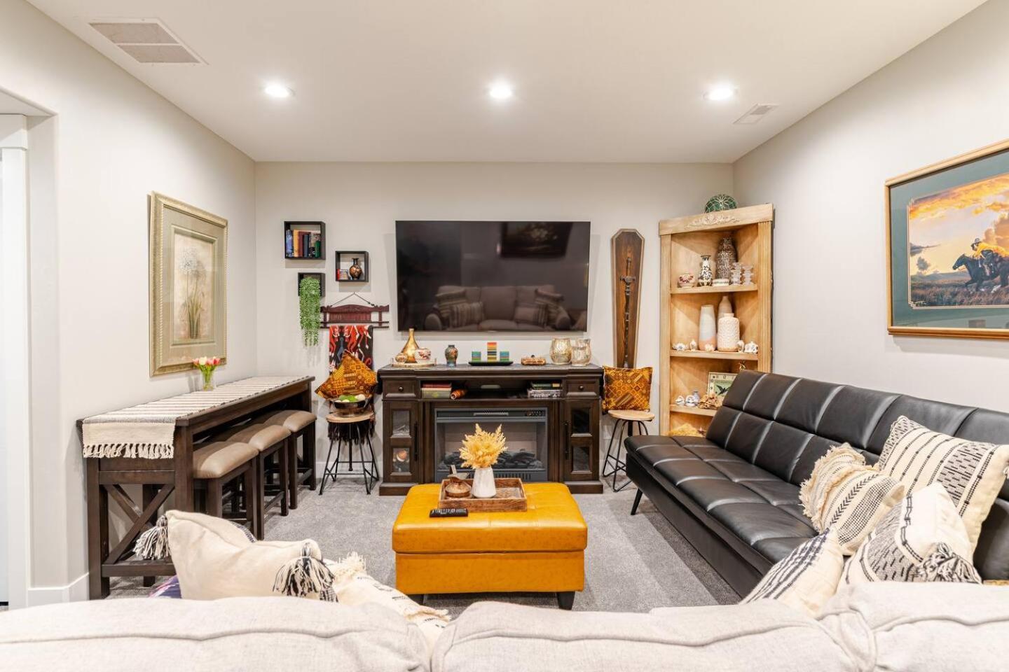 Luxury Comfort Near Downtown Holiday home