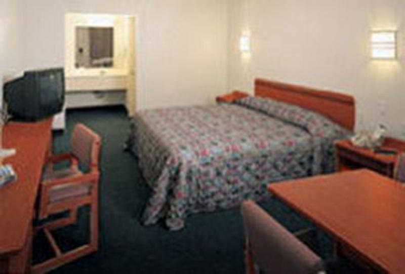 Lodge Econo *
