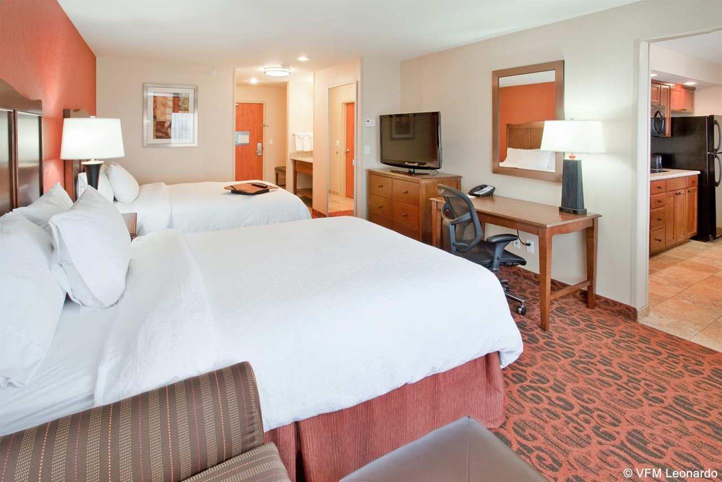 Hotel Hampton / Airport 3*