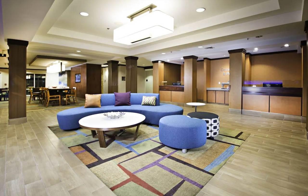 Fairfield & Hotel 3*