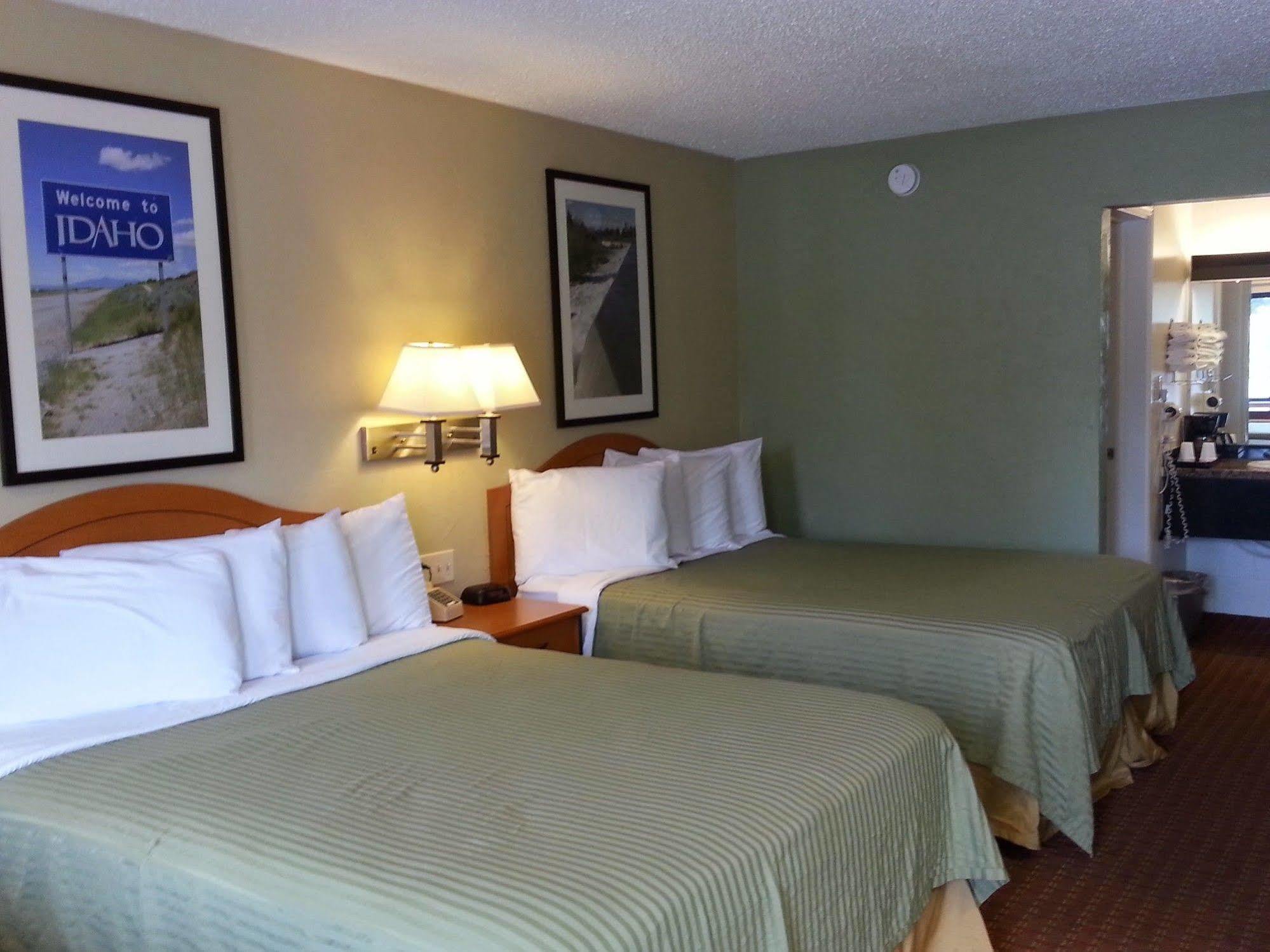 West Motel 2*